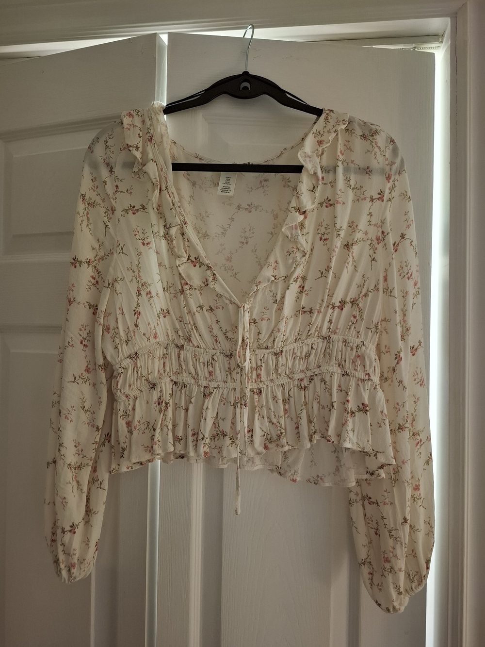 H&M Cream Floral Ruffle Peplum Blouse